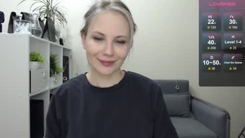 Snapshot of sunny_bunny6 chatting on December 2024 07:28:01 AM Naomi online show from December 2024 07:28:01 AM