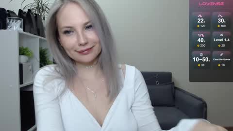 Snapshot of sunny_bunny6 chatting on December 2024 06:08:01 PM Naomi online show from December 2024 06:08:01 PM