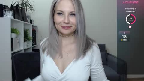 Snapshot of sunny_bunny6 chatting on December 2024 09:08:02 PM Naomi online show from December 2024 09:08:02 PM