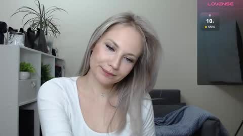 Snapshot of sunny_bunny6 chatting on December 2024 08:58:01 PM Naomi online show from December 2024 08:58:01 PM