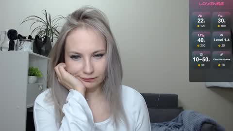 Snapshot of sunny_bunny6 chatting on December 2024 03:01:02 AM Naomi online show from December 2024 03:01:02 AM