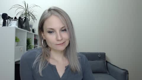 Snapshot of sunny_bunny6 chatting on January 2025 09:20:01 PM Naomi online show from January 2025 09:20:01 PM