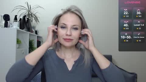 Snapshot of sunny_bunny6 chatting on January 2025 05:28:02 AM Naomi online show from January 2025 05:28:02 AM