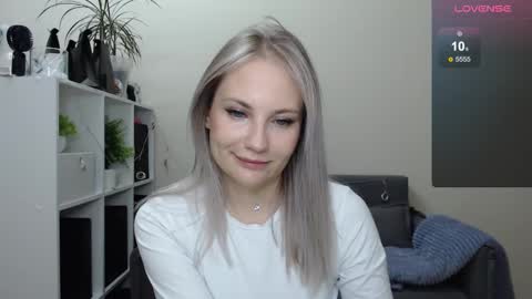 Snapshot of sunny_bunny6 chatting on January 2025 06:46:01 PM Naomi online show from January 2025 06:46:01 PM