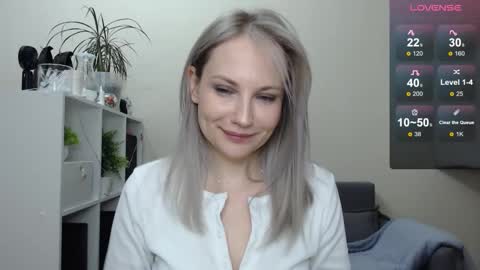 Snapshot of sunny_bunny6 chatting on January 2025 11:45:02 PM Naomi online show from January 2025 11:45:02 PM