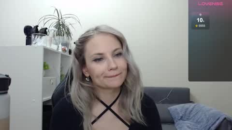 Snapshot of sunny_bunny6 chatting on January 2025 09:47:01 AM Naomi online show from January 2025 09:47:01 AM