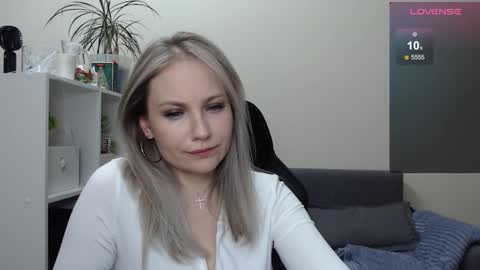 Snapshot of sunny_bunny6 chatting on January 2025 10:24:01 PM Naomi online show from January 2025 10:24:01 PM