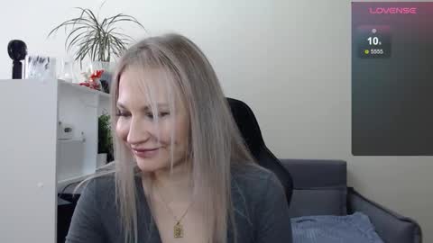 Snapshot of sunny_bunny6 chatting on March 2025 06:15:02 AM Naomi online show from March 2025 06:15:02 AM