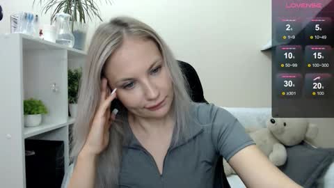 Snapshot of sunny_bunny6 chatting on October 2025 06:56:01 AM Naomi online show from October 2025 06:56:01 AM