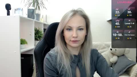 Snapshot of sunny_bunny6 chatting on October 2025 05:00:02 AM Naomi online show from October 2025 05:00:02 AM