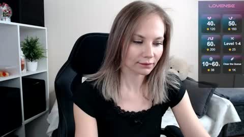 Snapshot of sunny_bunny6 chatting on June 2026 07:35:02 AM Naomi online show from June 2026 07:35:02 AM