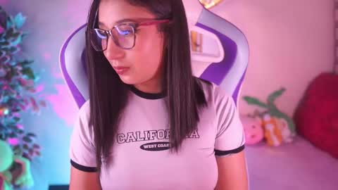 SUNNY online show from March 2026 04:07:01 AM