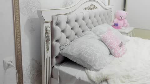 Vanessa online show from April 2026 05:02:02 AM