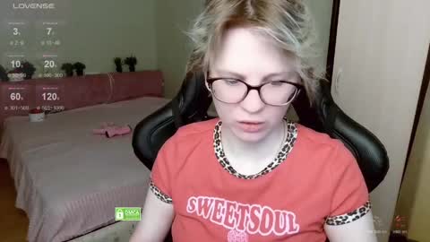 Snapshot of sunny_mood chatting on April 2026 04:39:01 AM sunny mood online show from April 2026 04:39:01 AM