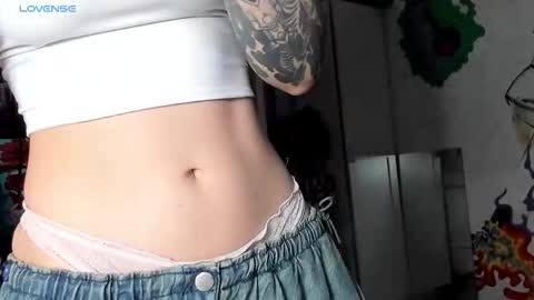 Sunny online show from October 2025 04:18:01 PM