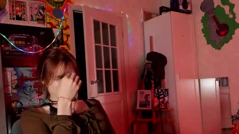 Sunny online show from March 2026 06:25:02 PM