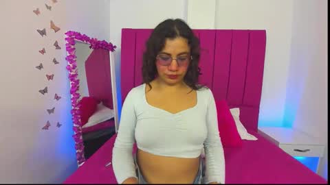 Sunny Smiith online show from November 2025 12:49:01 PM