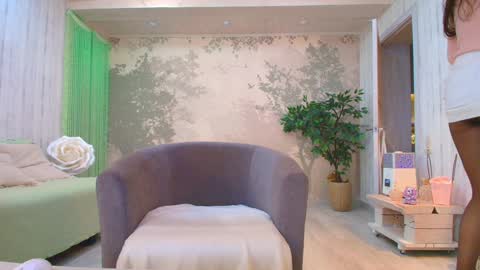 Eva  online show from December 2025 04:14:02 PM