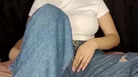 Annie online show from January 2025 08:44:01 PM