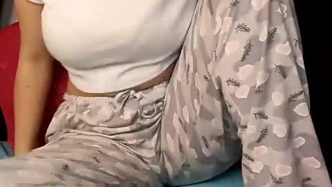 Annie online show from February 2025 01:35:02 AM