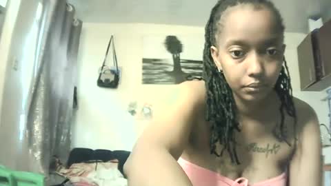 Snapshot of sunshine_n chatting on June 2026 05:45:01 AM sunshine_n online show from June 2026 05:45:01 AM
