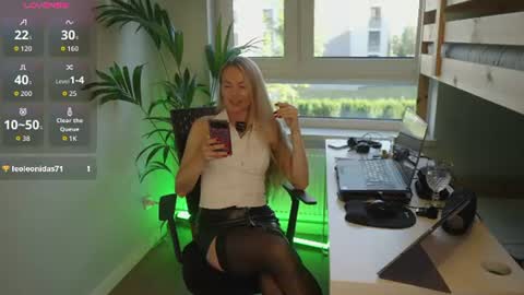 Snapshot of sunshineanna86 chatting on June 2026 03:49:02 PM sunshineanna86 online show from June 2026 03:49:02 PM