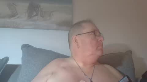 Sunspotbaby online show from November 2025 05:18:02 AM