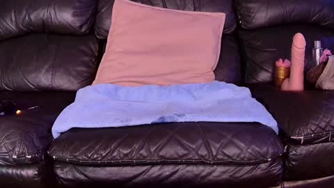 Thomas online show from January 2025 03:51:01 AM