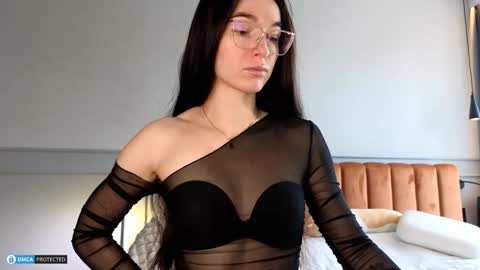 Anna online show from December 2024 10:10:02 AM