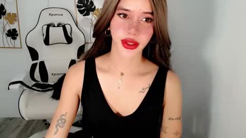 Snapshot of superhotbabe1 chatting on February 2026 02:21:01 AM Erica Help me to reach my goal Superhotbabe1 online show from February 2026 02:21:01 AM