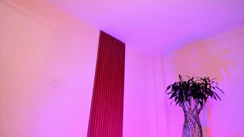 Snapshot of suprasexyjohn chatting on November 2025 06:42:02 PM llllSupra llll online show from November 2025 06:42:02 PM