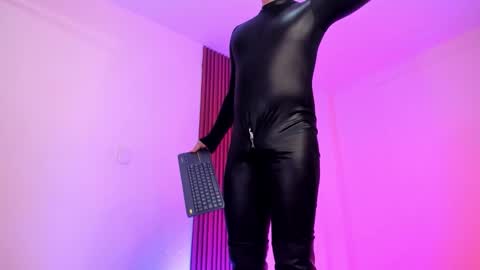 Snapshot of suprasexyjohn chatting on November 2025 08:01:01 PM llllSupra llll online show from November 2025 08:01:01 PM