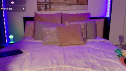 Snapshot of surella32 chatting on February 2026 03:44:02 AM surella32 online show from February 2026 03:44:02 AM