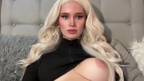 Mia online show from December 2024 03:37:02 AM