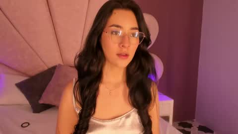 Susann online show from February 2025 10:40:02 PM