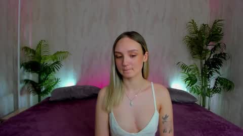 Snapshot of susan__clark chatting on January 2025 07:21:02 AM Annie online show from January 2025 07:21:02 AM