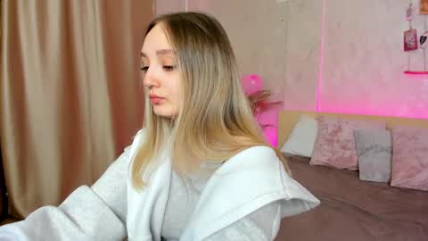 Snapshot of susan__clark chatting on February 2025 12:59:01 AM Annie online show from February 2025 12:59:01 AM