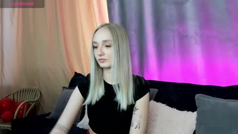 Snapshot of susan__clark chatting on February 2025 04:14:02 AM Annie online show from February 2025 04:14:02 AM