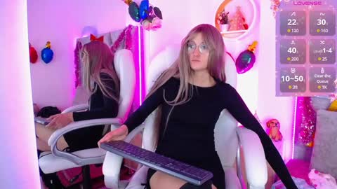 Susan online show from December 2024 03:44:01 PM