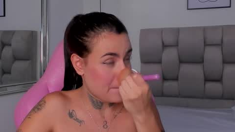 Susan online show from October 2025 07:47:02 PM