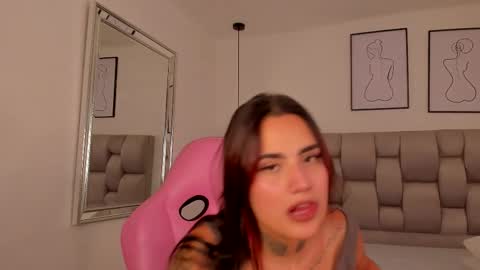 Susan online show from November 2025 09:03:02 PM