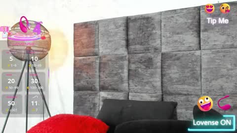 Susan online show from October 2025 10:45:02 PM