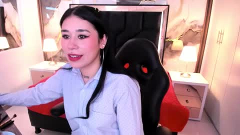 susanvilla online show from November 2025 07:46:02 PM