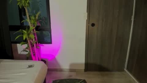 SusieGlass online show from March 2026 04:27:01 AM