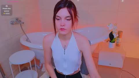 Susie online show from November 2025 09:59:01 AM