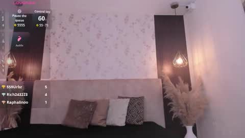 Susy online show from February 2026 03:32:01 AM