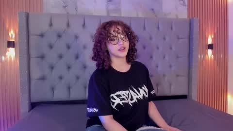 Snapshot of suxan_white chatting on September 2025 11:32:01 AM suxan_white online show from September 2025 11:32:01 AM