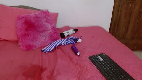 suzan_30 online show from October 2025 08:27:02 PM