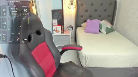 S U Z E T  online show from January 2025 07:50:01 PM