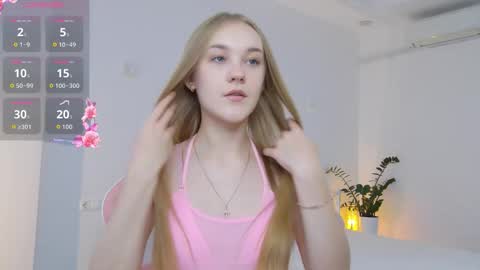 Suzi online show from October 2025 01:42:02 PM